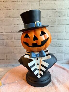HALLOW HOME Led Jack O Lantern Face Bust Decor